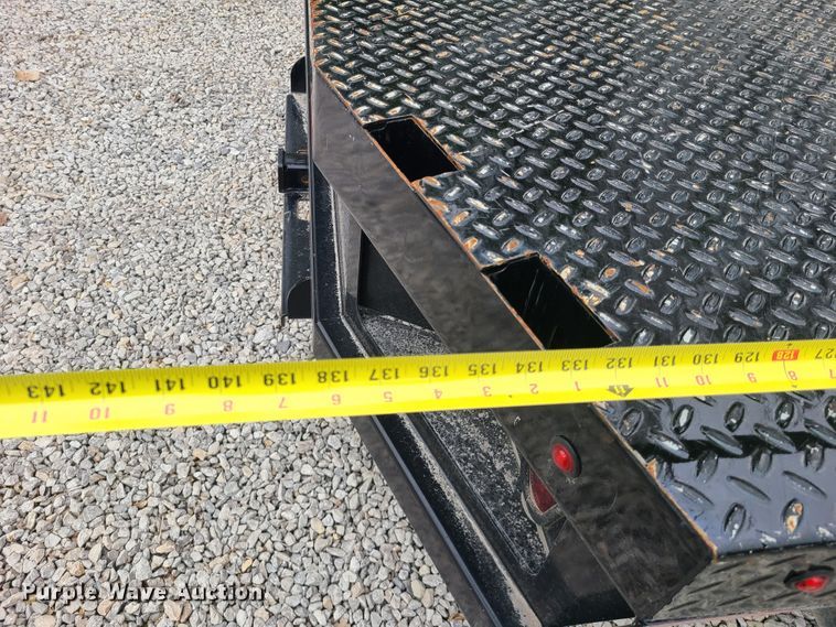 image for item IQ9173 2015 Ford F450 Super Duty  flatbed truck