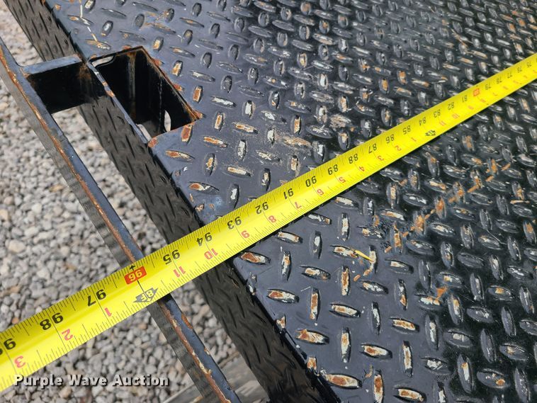 image for item IQ9173 2015 Ford F450 Super Duty  flatbed truck