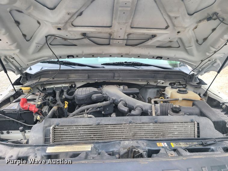 image for item IQ9173 2015 Ford F450 Super Duty  flatbed truck