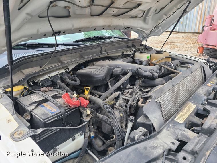 image for item IQ9173 2015 Ford F450 Super Duty  flatbed truck