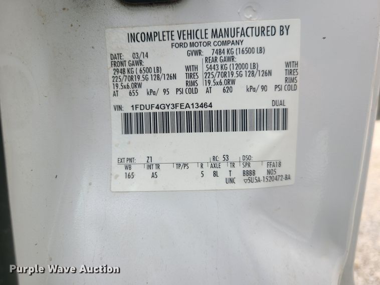 image for item IQ9173 2015 Ford F450 Super Duty  flatbed truck