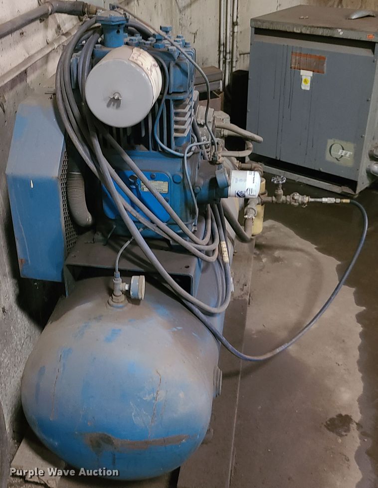 image for item IU9342 Quincy 325 air compressor