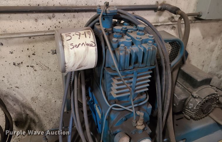 image for item IU9342 Quincy 325 air compressor