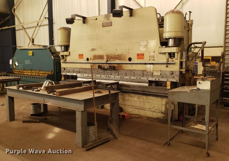 image for item IU9363 Pacific K400-16 hydraulic sheet metal brake