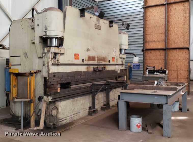 image for item IU9363 Pacific K400-16 hydraulic sheet metal brake