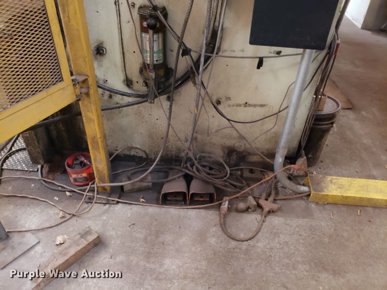 image for item IU9363 Pacific K400-16 hydraulic sheet metal brake