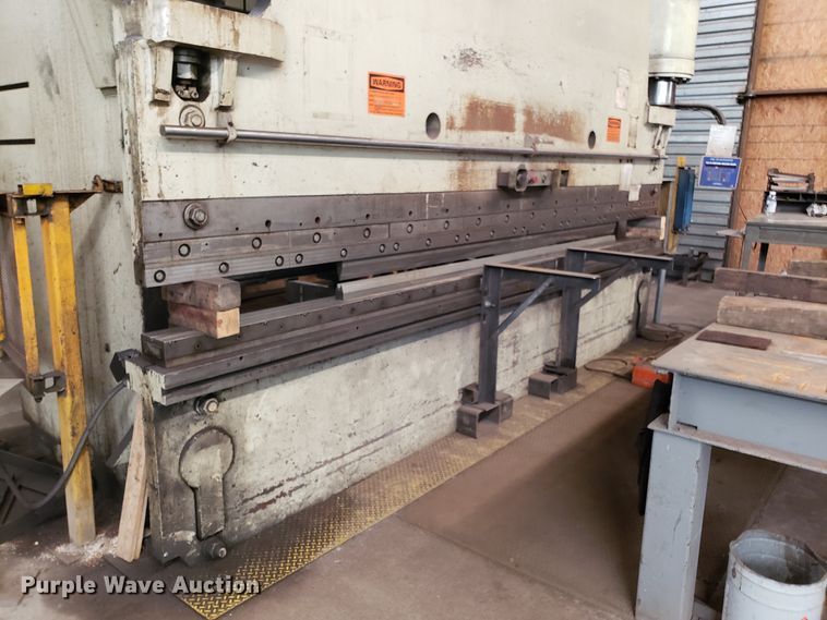 image for item IU9363 Pacific K400-16 hydraulic sheet metal brake