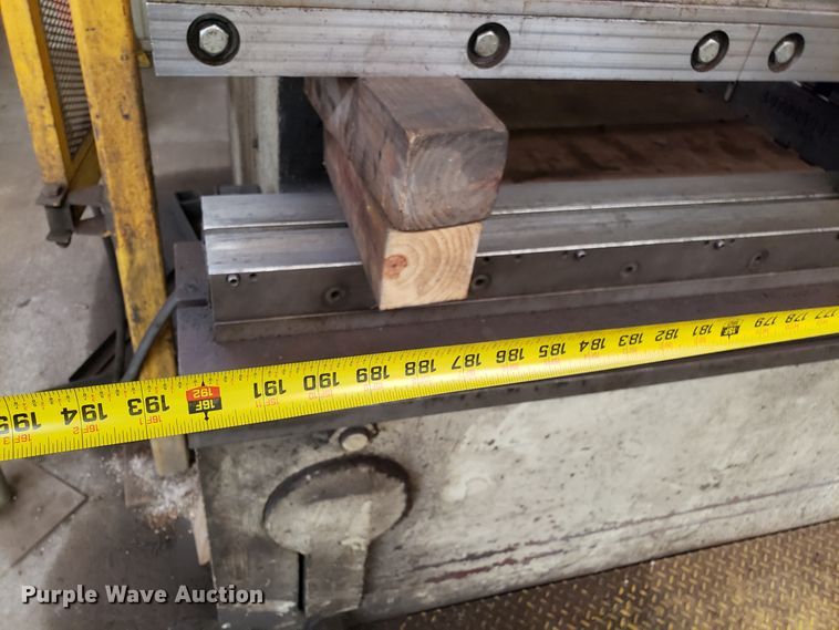 image for item IU9363 Pacific K400-16 hydraulic sheet metal brake