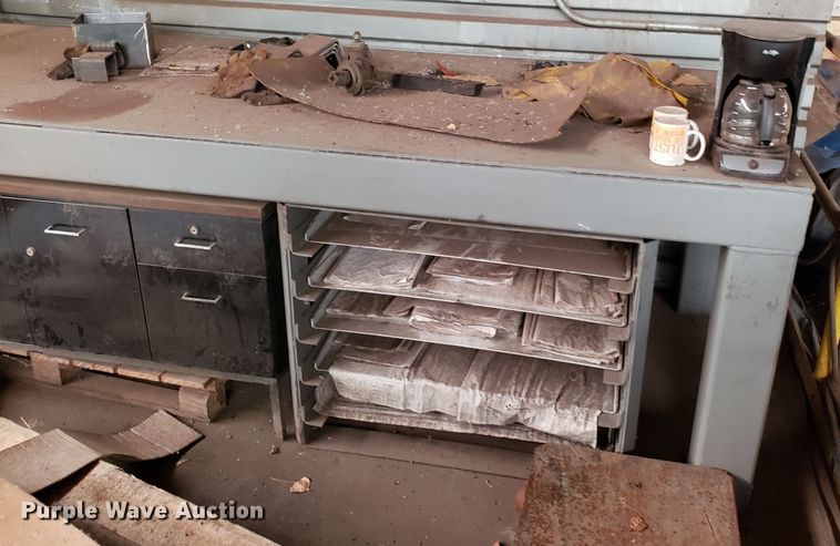 image for item IU9365 Steel table