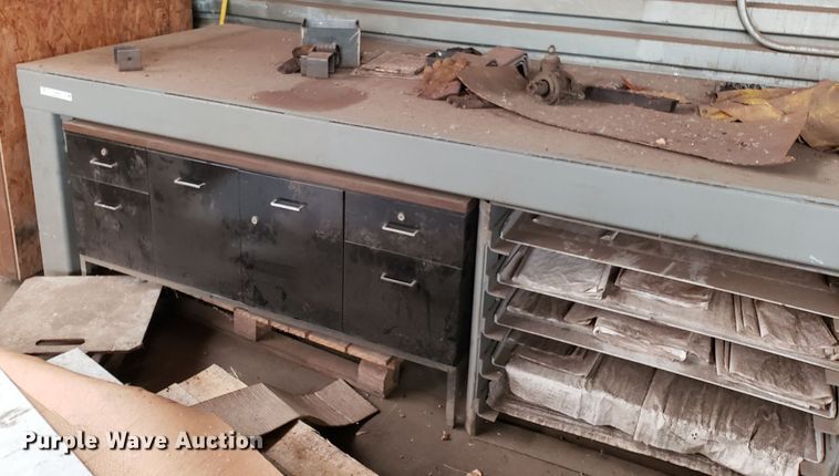 image for item IU9365 Steel table