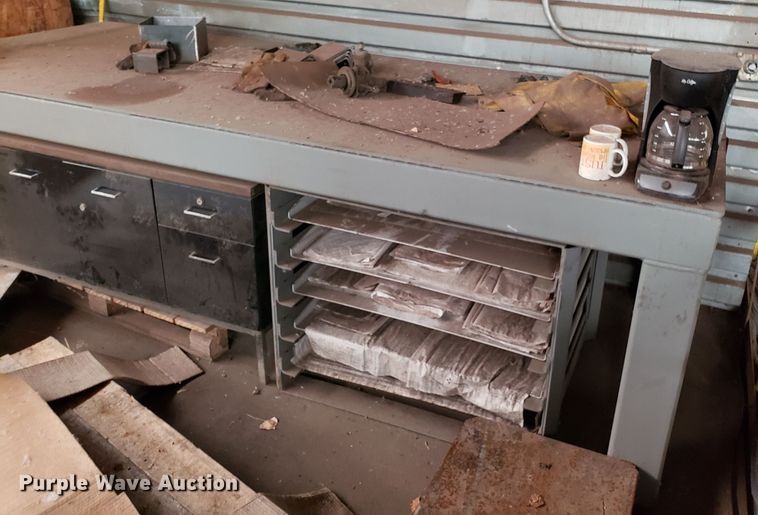 image for item IU9365 Steel table