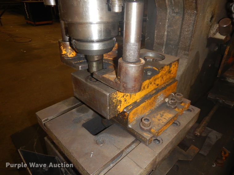 image for item IU9424 Kingsland Multi 140 hydraulic metal punch