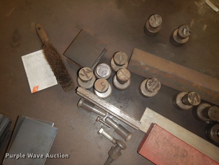 image for item IU9424 Kingsland Multi 140 hydraulic metal punch