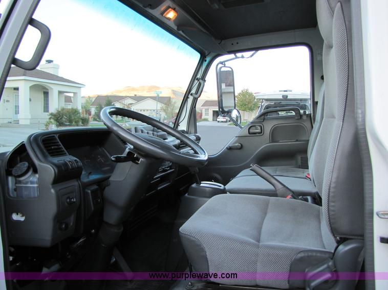 image for item 2007 2002 Isuzu NPR box truck