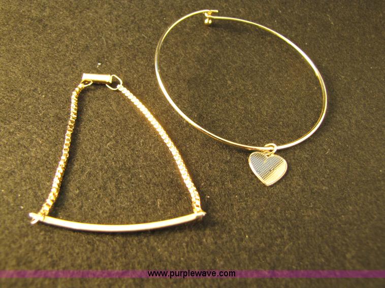 image for item 2753 Assorted jewelry