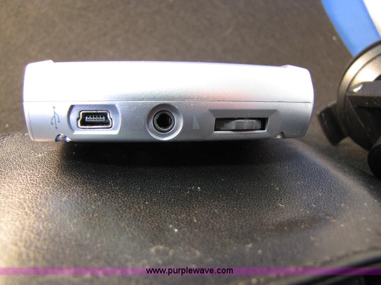 image for item 2764 Harmon Kardon GPS