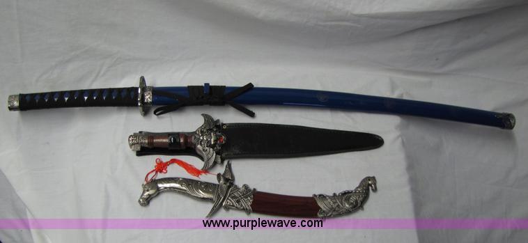 image for item 3580 (3) knives