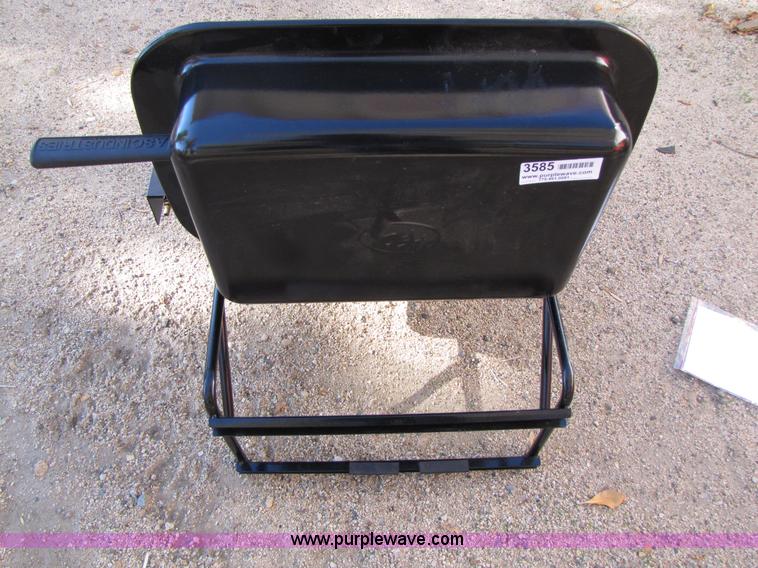 image for item 3585 RVQ portable gas grill