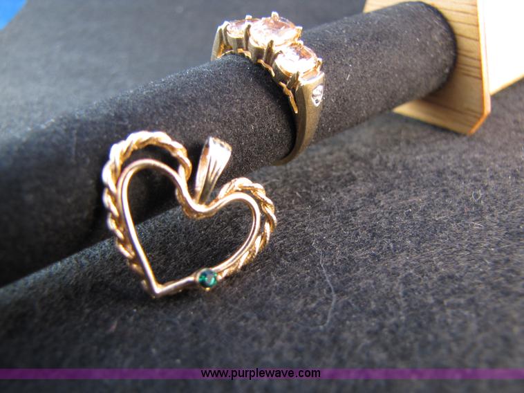 image for item 3589 Assorted jewelry