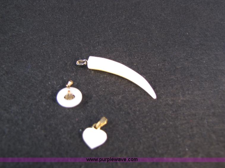 image for item 3595 Assorted jewelry