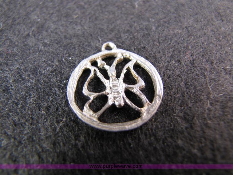 image for item 3595 Assorted jewelry