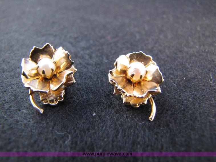 image for item 3598 Assorted jewelry