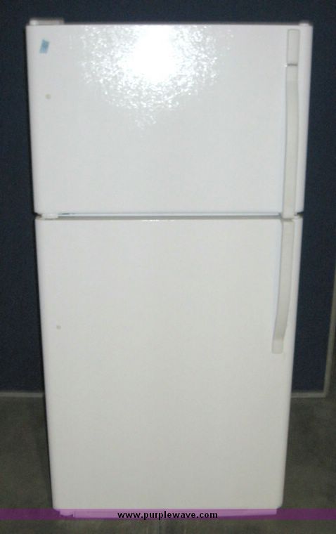 In Manhattan Ks Item 7733 Sold Purple Wave