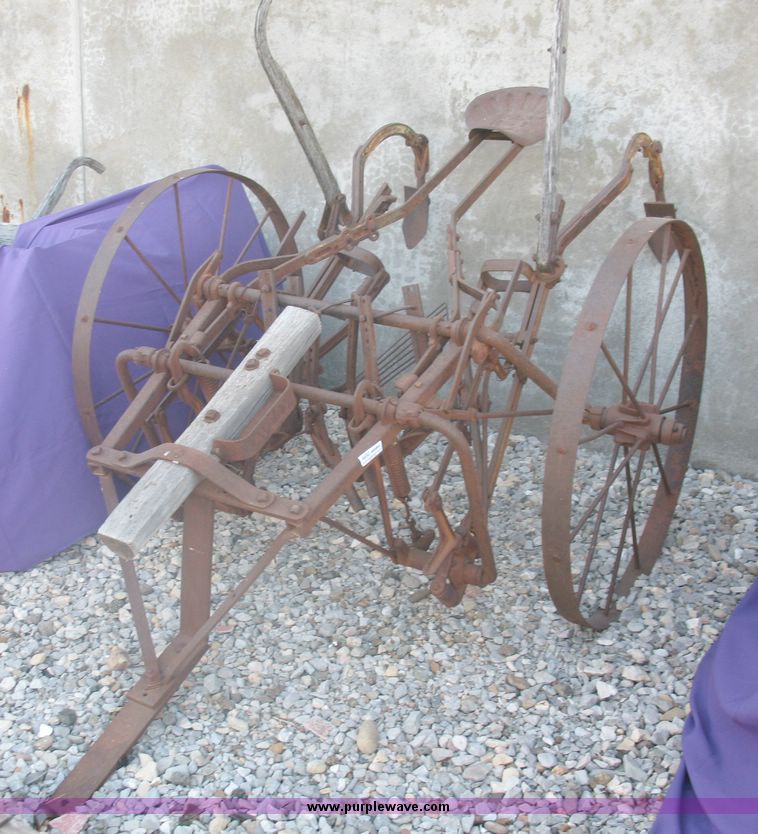 in SPEARVILLE, KS Item 6693 sold Purple Wave