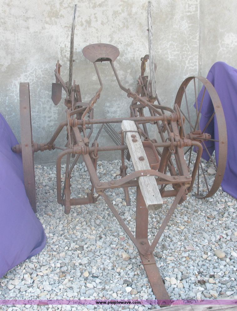 in SPEARVILLE, KS Item 6693 sold Purple Wave