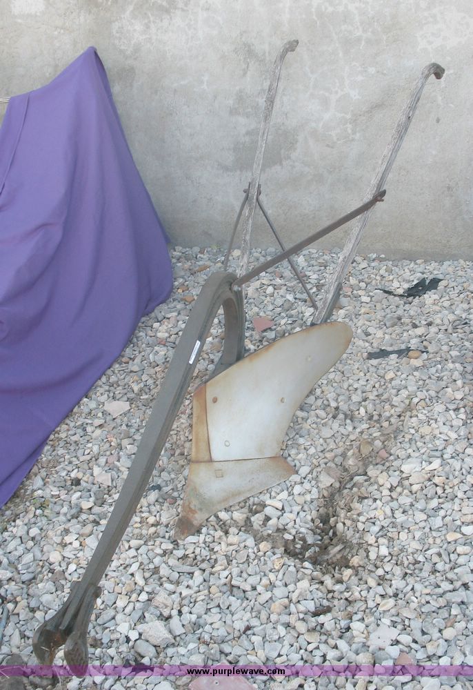 in SPEARVILLE, KS Item 6697 sold Purple Wave