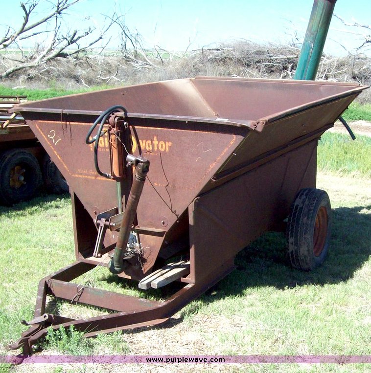 in SAINT FRANCIS, KS Item 2263 sold Purple Wave