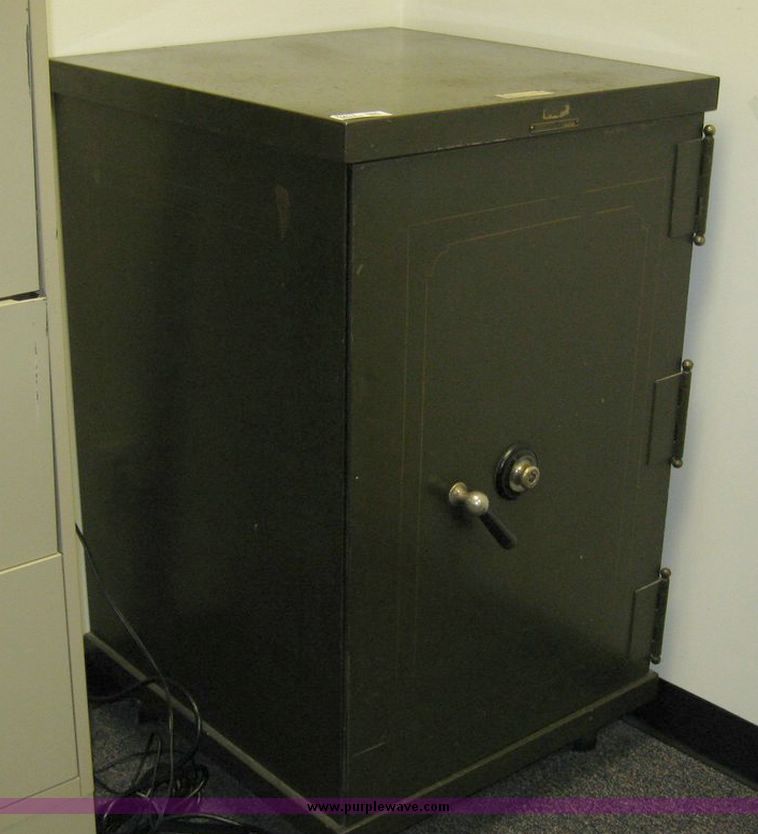 image for item 8217 Combination safe