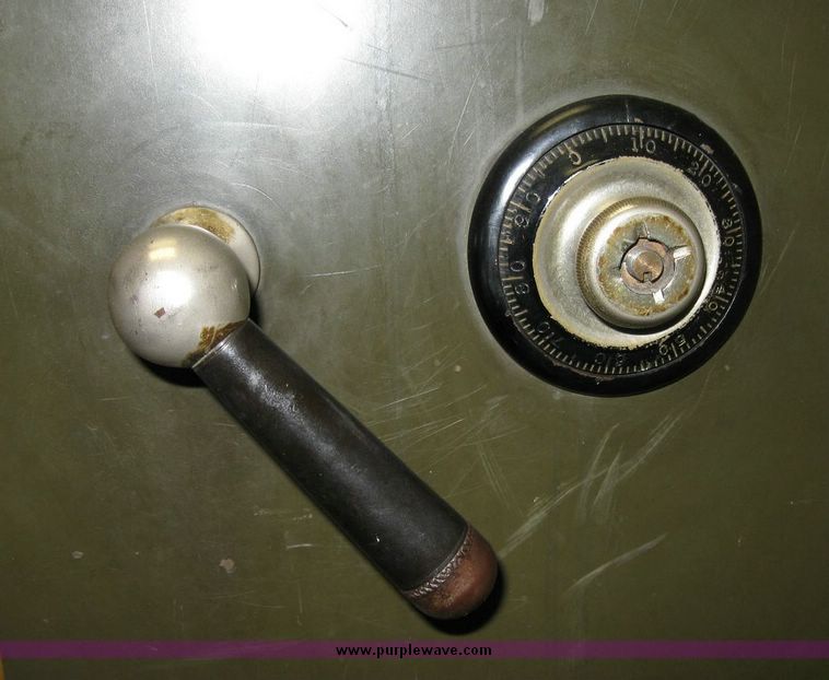 image for item 8217 Combination safe