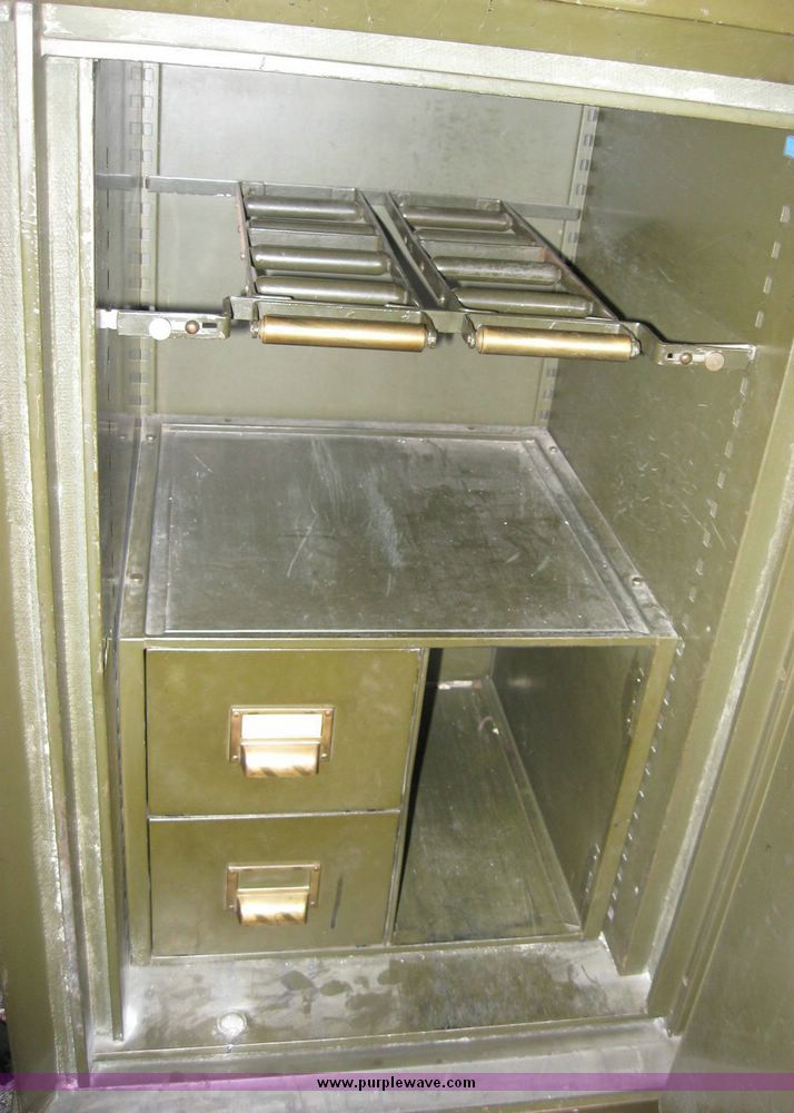 image for item 8217 Combination safe
