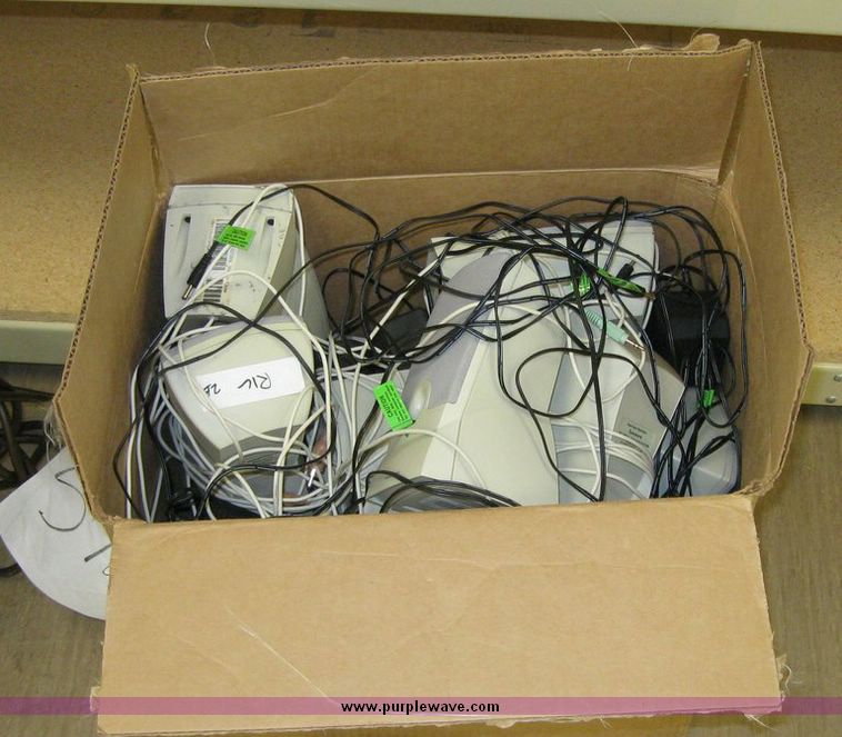 image for item 8220 Assorted office supplies