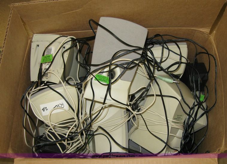 image for item 8220 Assorted office supplies