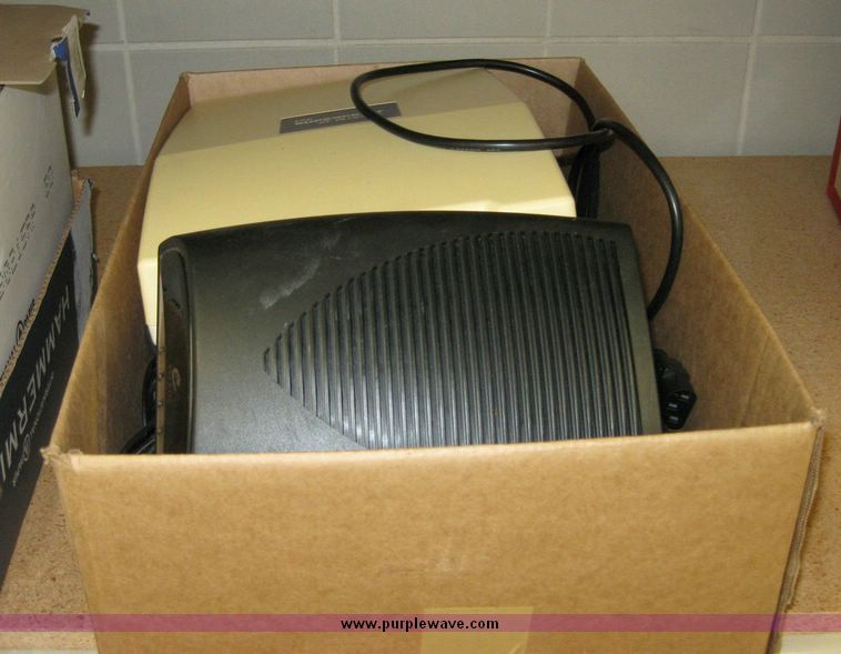 image for item 8220 Assorted office supplies