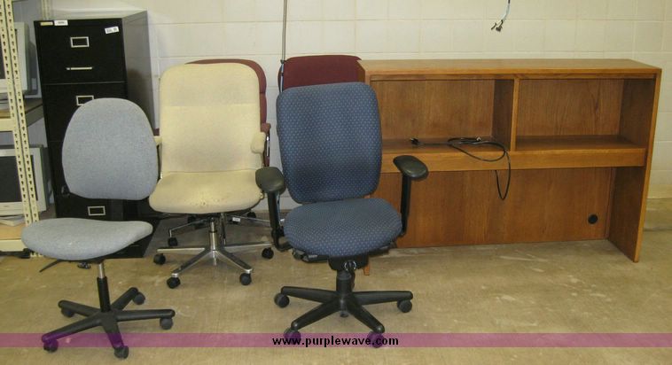 image for item 8222 Assorted office equipment