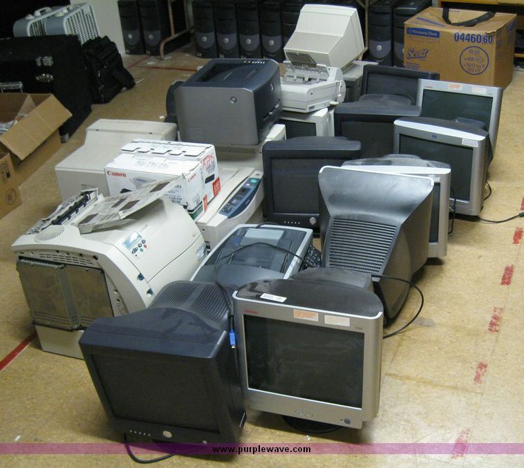 image for item 8229 (14) computer monitors