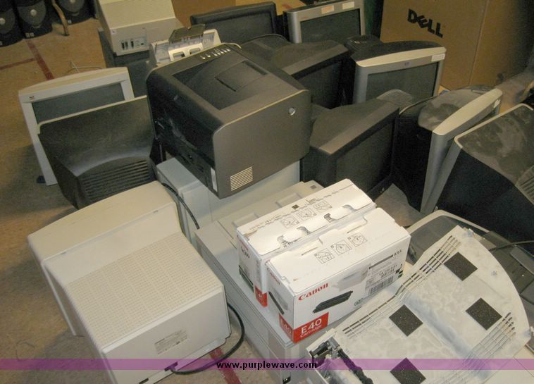 image for item 8229 (14) computer monitors