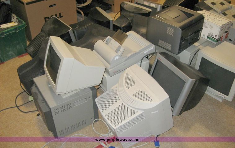 image for item 8229 (14) computer monitors
