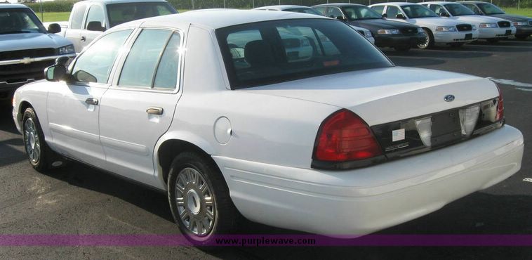 image for item 8150 2004 Ford Crown Victoria Police Interceptor