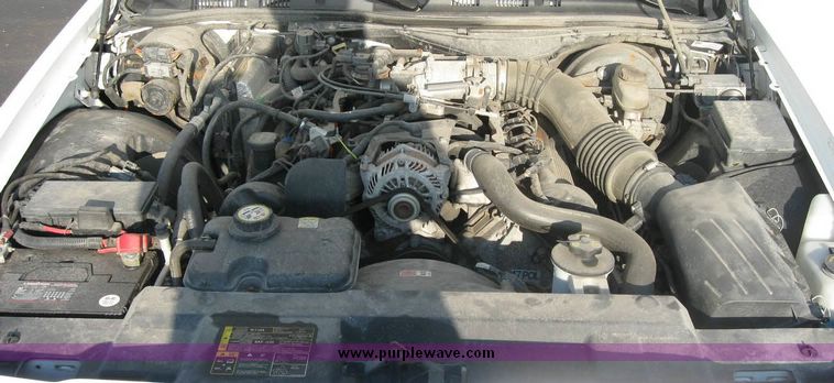 image for item 8150 2004 Ford Crown Victoria Police Interceptor