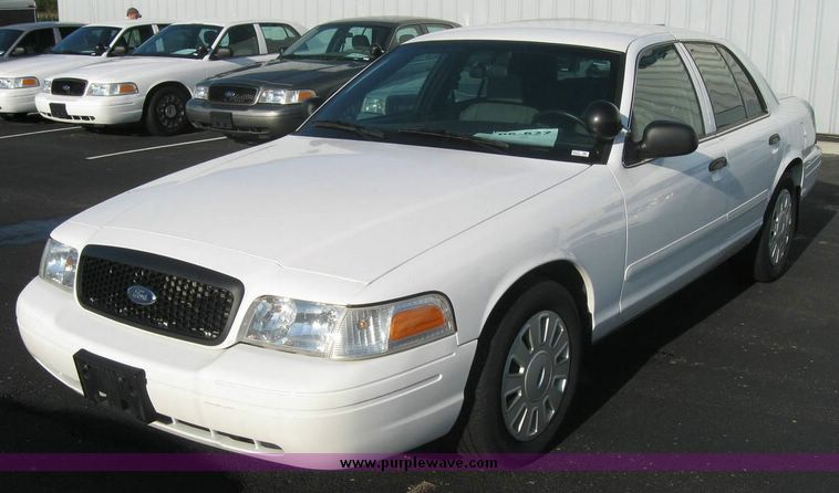 image for item 8151 2006 Ford Crown Victoria Police Interceptor
