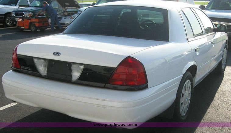 image for item 8151 2006 Ford Crown Victoria Police Interceptor