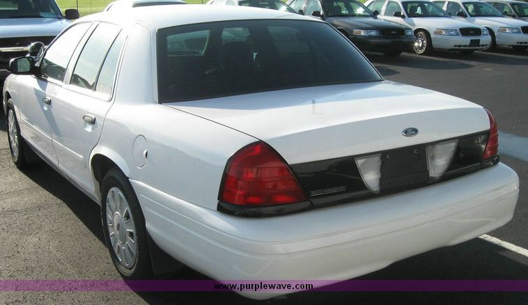 image for item 8151 2006 Ford Crown Victoria Police Interceptor