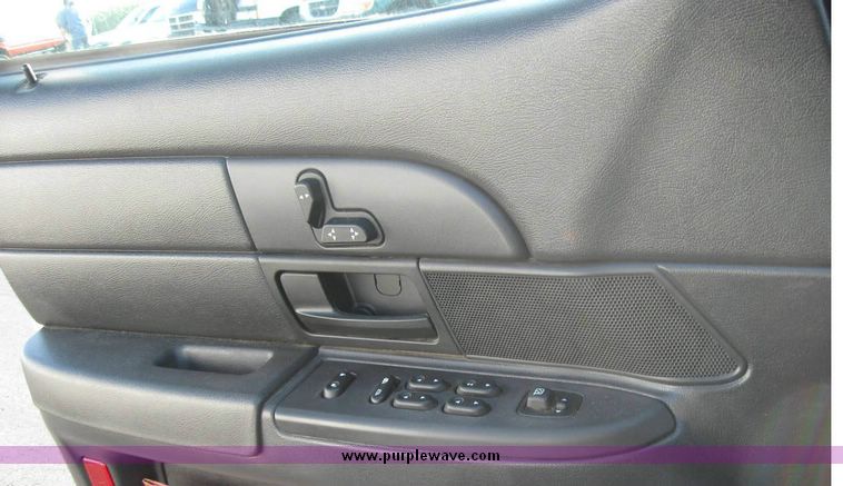 image for item 8151 2006 Ford Crown Victoria Police Interceptor