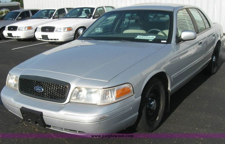 image for item 8152 2001 Ford Crown Victoria Police Interceptor