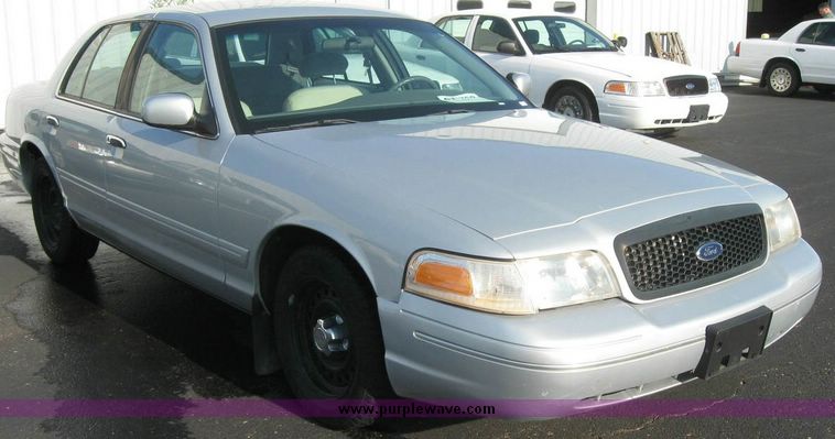 image for item 8152 2001 Ford Crown Victoria Police Interceptor