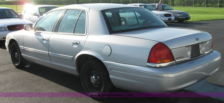 image for item 8152 2001 Ford Crown Victoria Police Interceptor